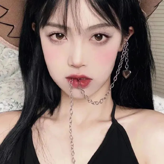 北极百货的秋乃小姐